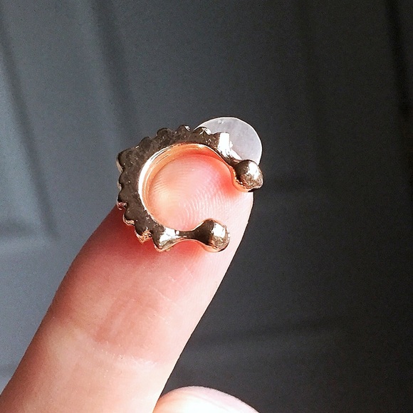 🔴5/$15⚠️𝗖𝗟𝗘𝗔𝗥𝗔𝗡𝗖𝗘⚠️ Gold Septum NEW - Picture 5 of 11